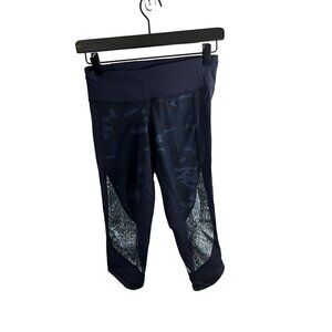 Lululemon blue camo print capri size 4